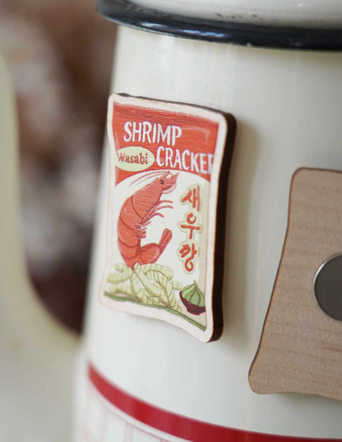 Magnet en bois - Chips à la crevettes